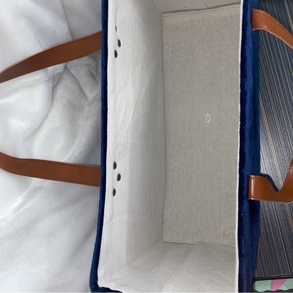 Handbags - Blue velvet handbag, faux leather and blanket interior 10”x 18